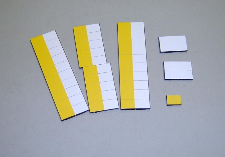 Satz Kippmagnete für Stundenplan, halb gelb/ halb weiß
