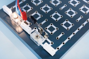 Schülerset Elektrik - Grundlagen inklusive Universal-Steckplatte