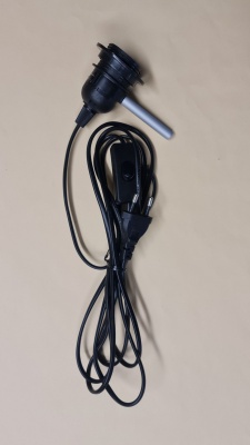 Lampenfassung E 27, mit Stab und Netzkabel mit Schalter